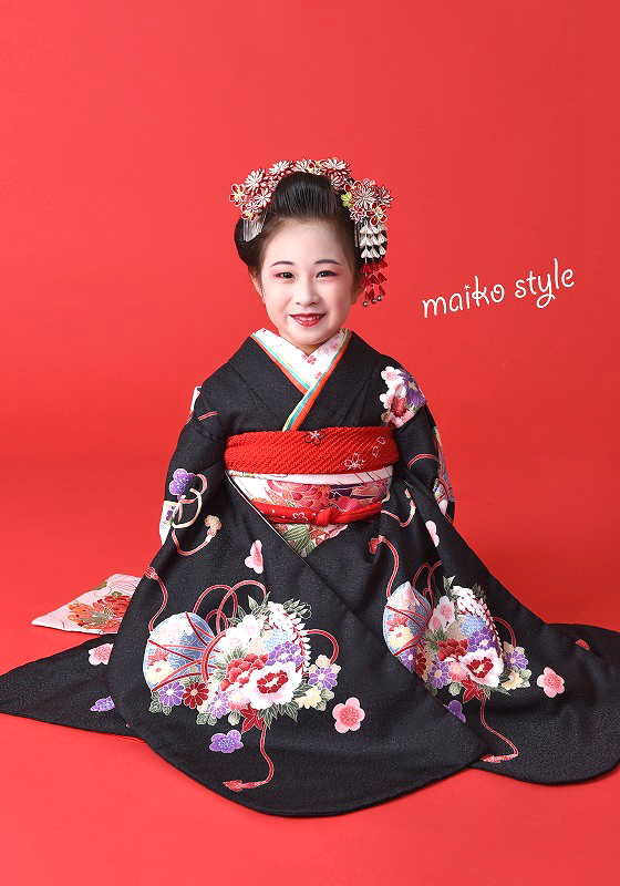 七五三お祝い着 七五三に☆正絹七歳のお祝い着セット 満開の秋桜、雪輪に蝶、鞠
